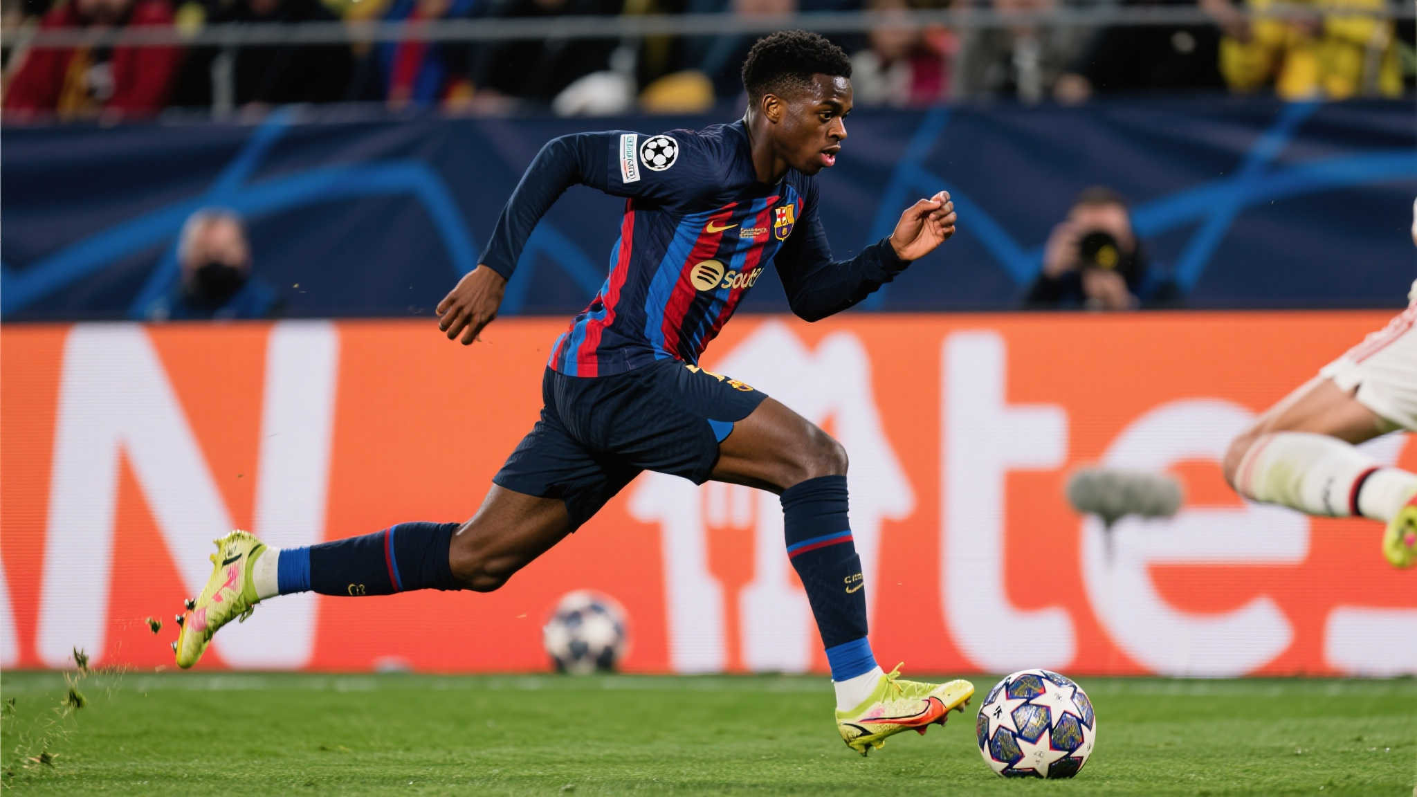 欧冠最佳阵容揭晓:登贝莱领衔,国米独苗入选 欧冠最佳阵容揭晓:登贝莱领衔,国米独苗入选